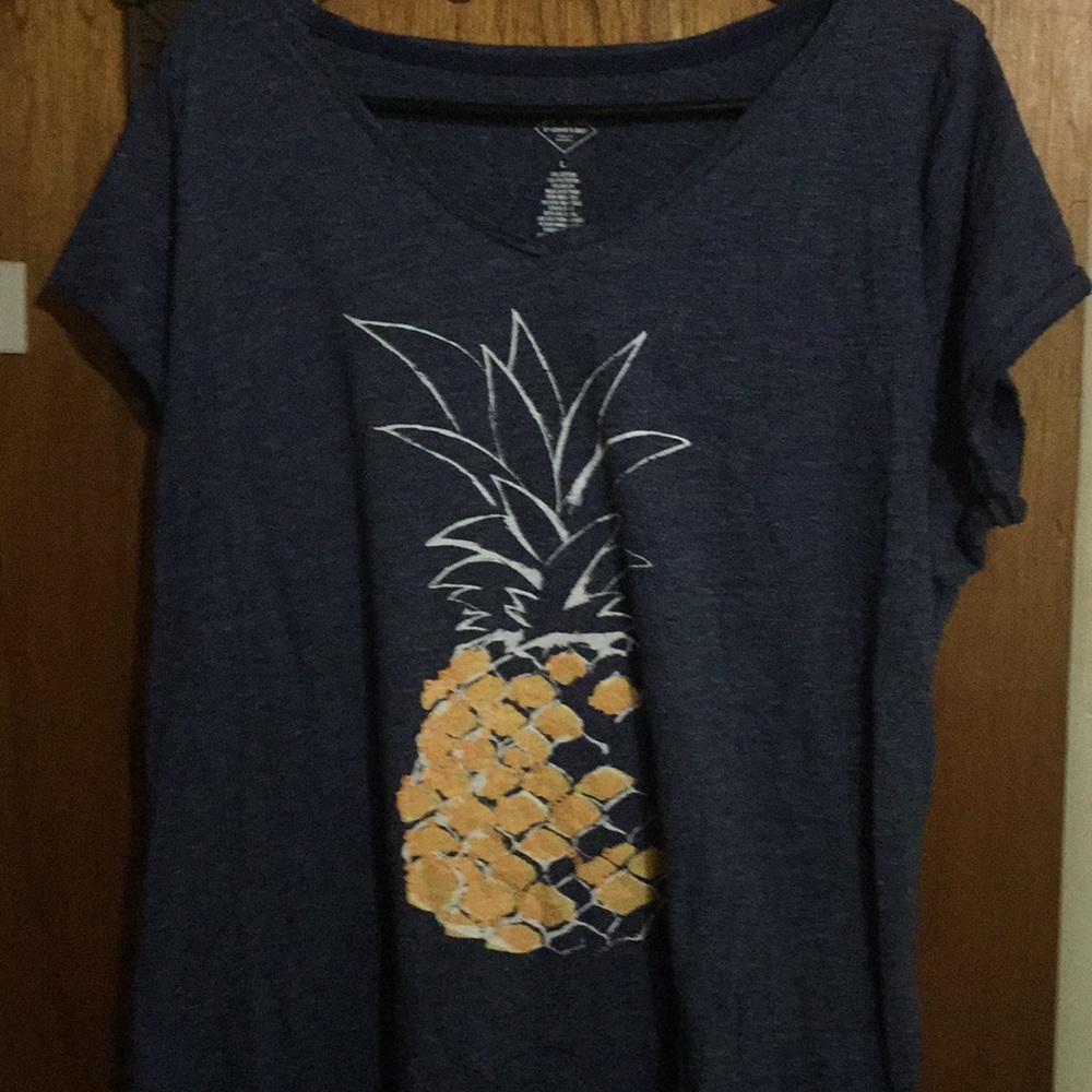 Pineapple tee